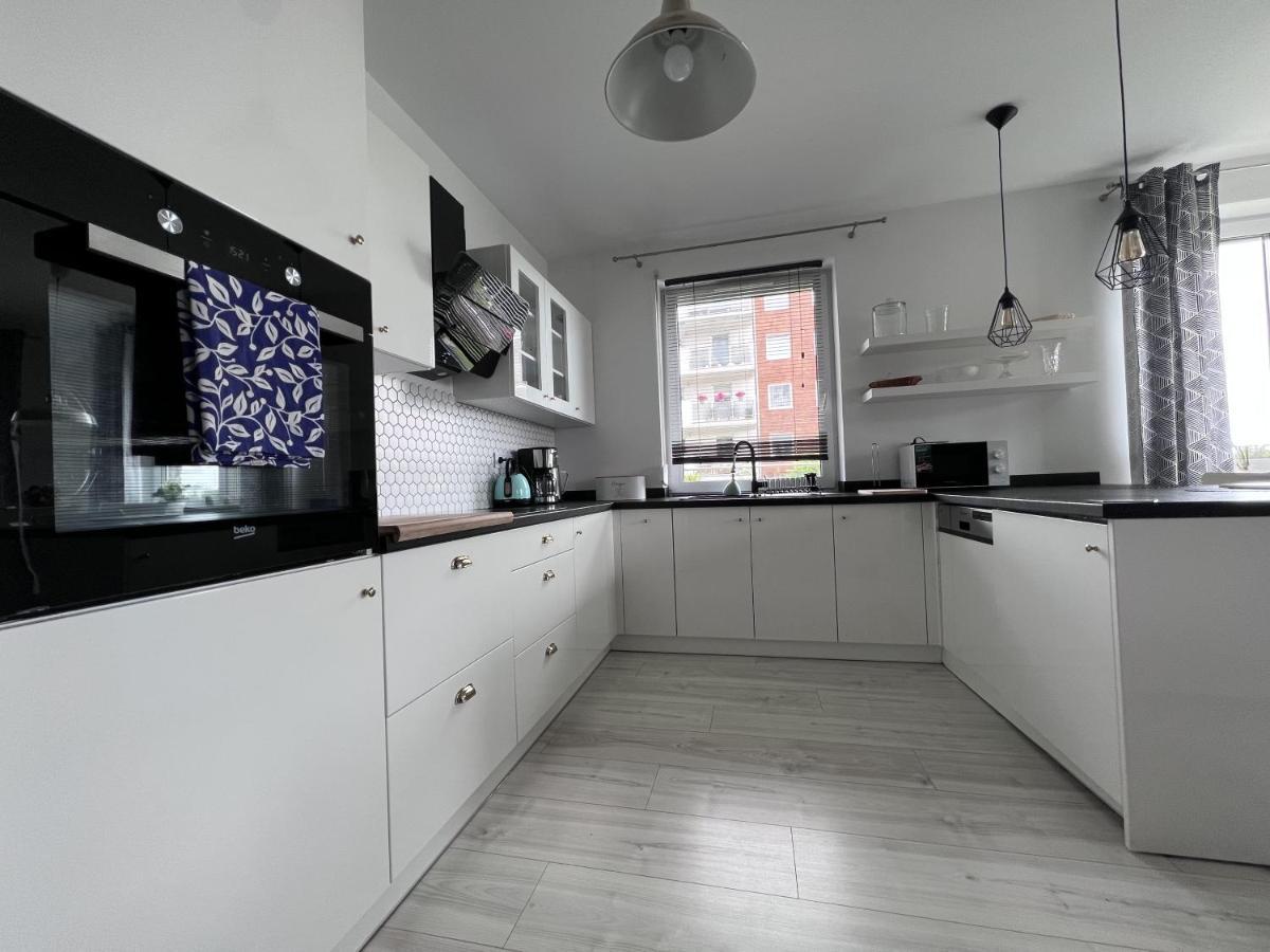 Apartament Z Tarasem Na Osiedlu Rakownica Jelenia Góra Exterior foto